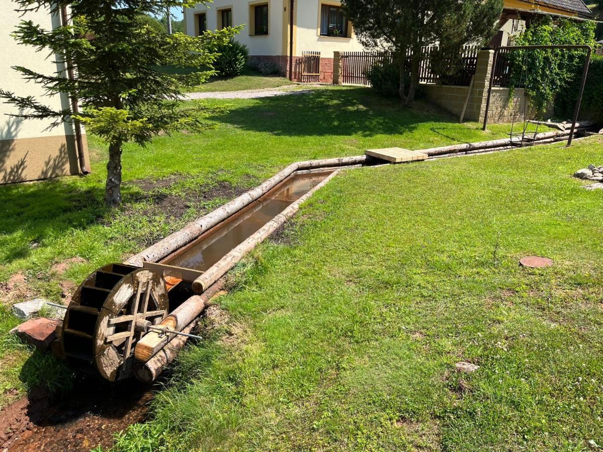 Ubytování Chotěvice Hostinné Exterior foto